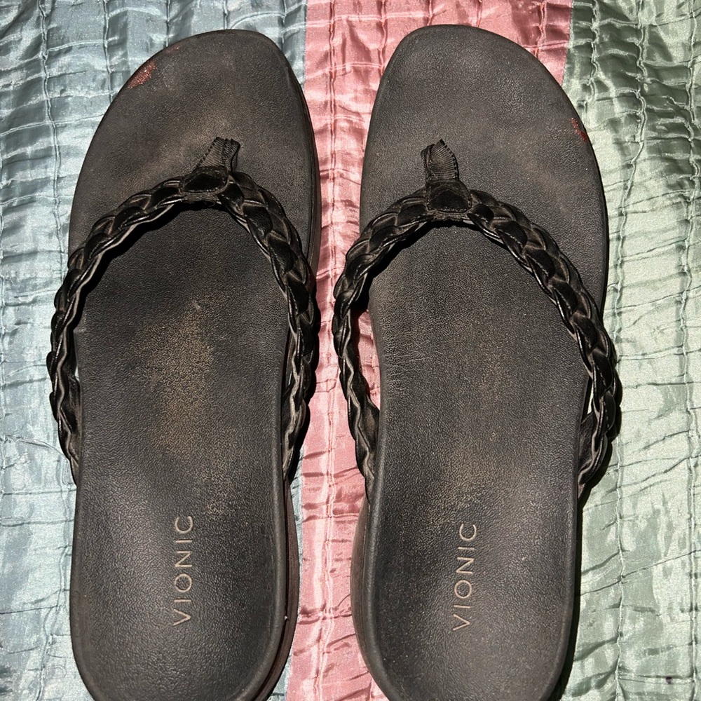 Vionic Women's size 11 Black Sandals